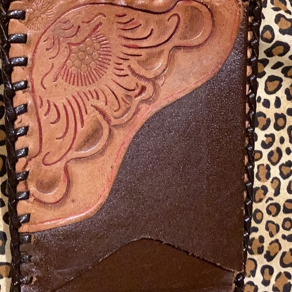 Beautiful soft leather wallet with intricate handmade art detailed throughout. - Picture 4 of 8